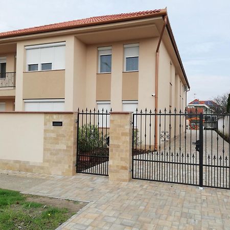 Imola Es Andrea Apartmanhaz 3 Hajduszoboszlo Ngoại thất bức ảnh