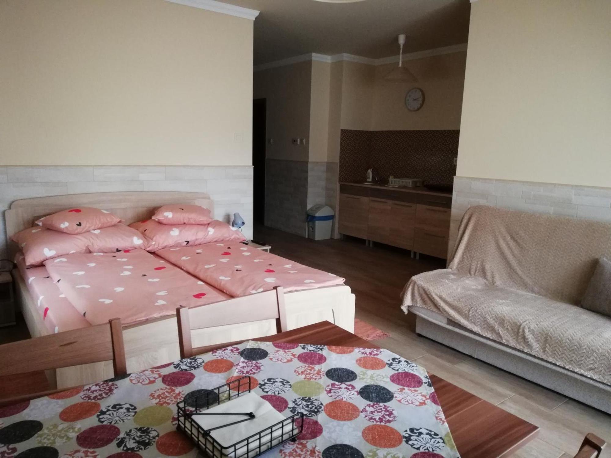 Imola Es Andrea Apartmanhaz 3 Hajduszoboszlo Ngoại thất bức ảnh