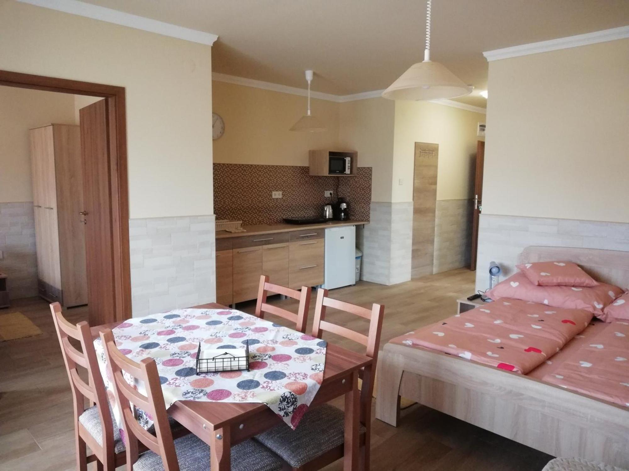 Imola Es Andrea Apartmanhaz 3 Hajduszoboszlo Ngoại thất bức ảnh