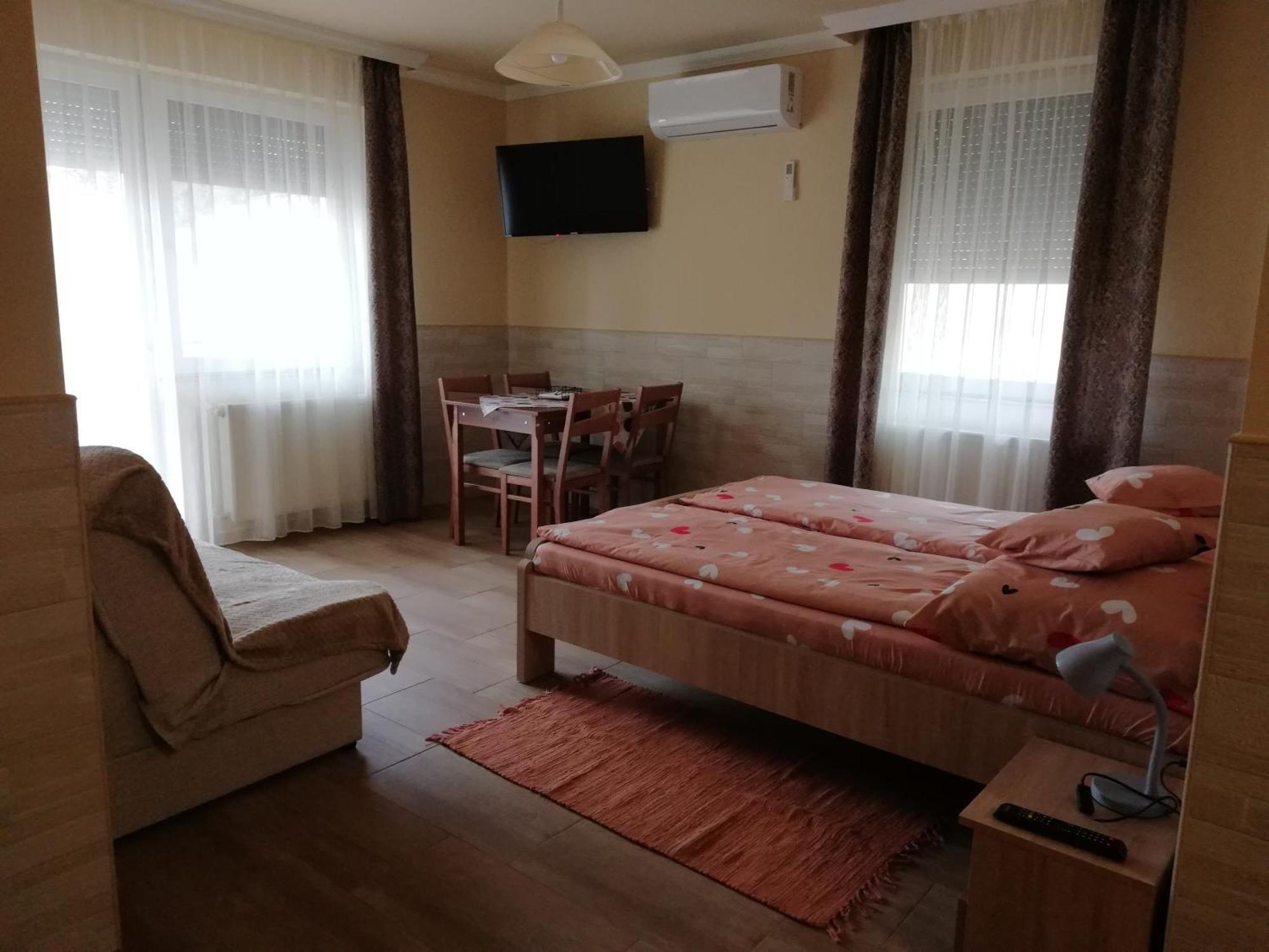 Imola Es Andrea Apartmanhaz 3 Hajduszoboszlo Ngoại thất bức ảnh